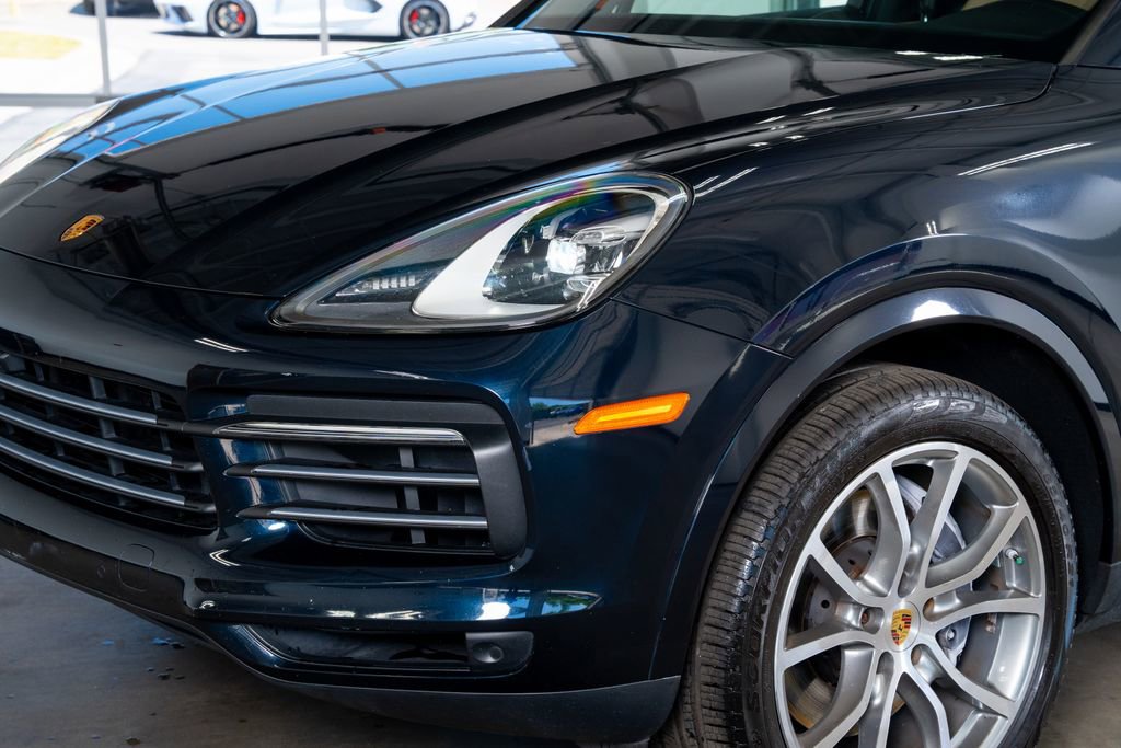 Used 2021 Porsche Cayenne AWD/4WD image 12
