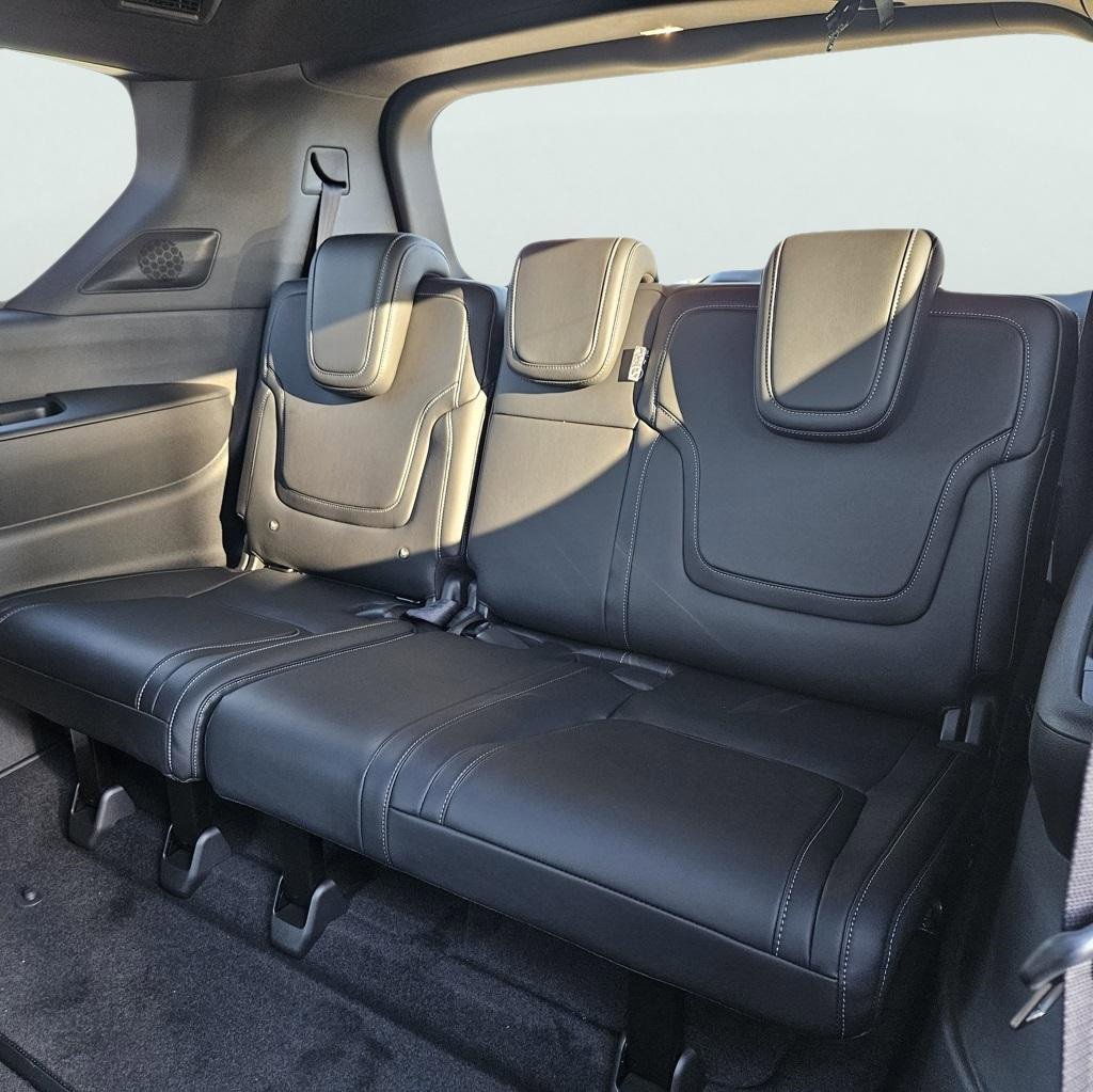 New 2026 Nissan Armada PRO-4X w/ Captain's Chari Seat Package image 19