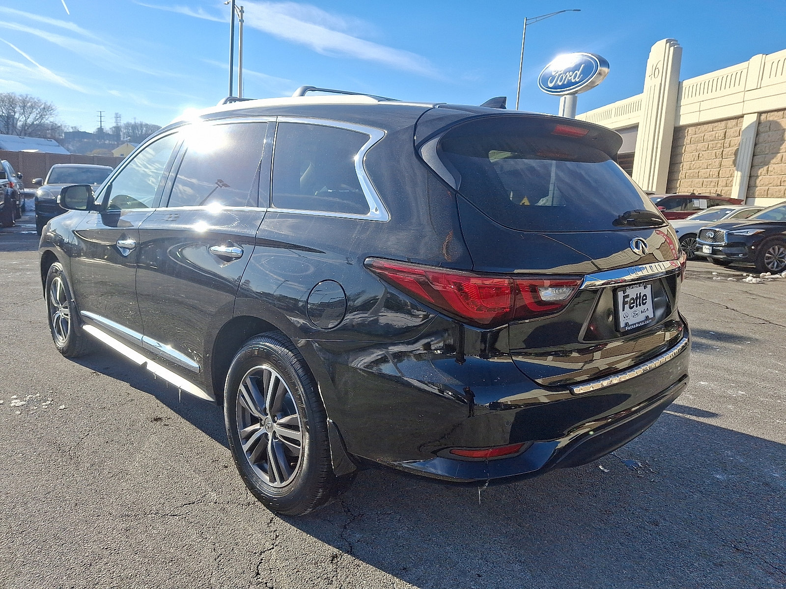 Certified 2019 INFINITI QX60 Luxe w/ Essential Package image 6