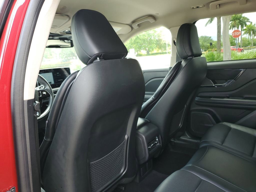 Used 2023 Lincoln Corsair Reserve image 10