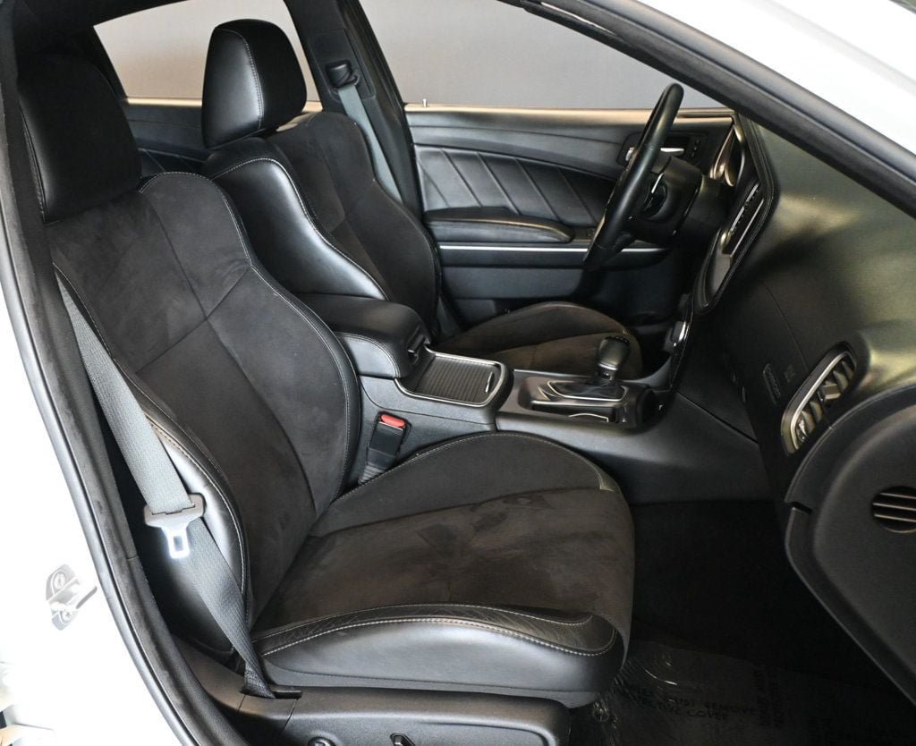 Used 2019 Dodge Charger R/T w/ Plus Group RWD image 17