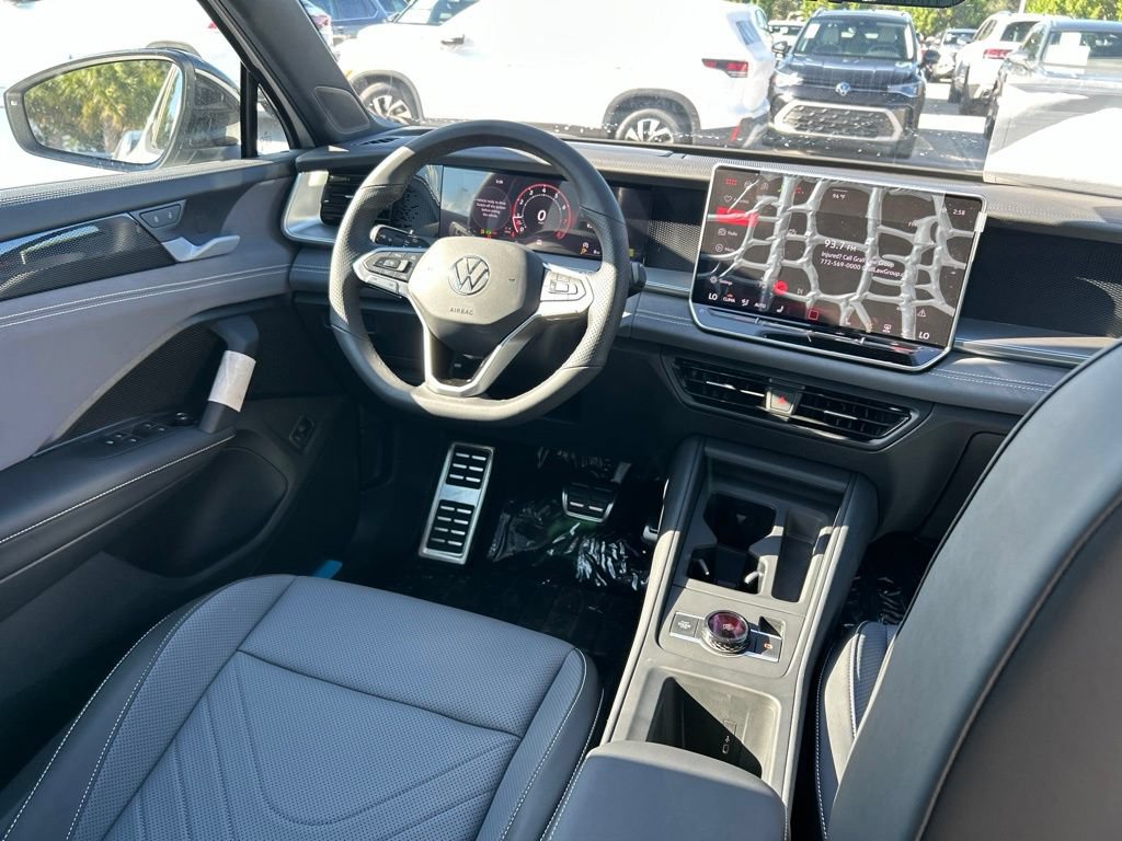 New 2026 Volkswagen Tiguan SE R-Line FWD image 9