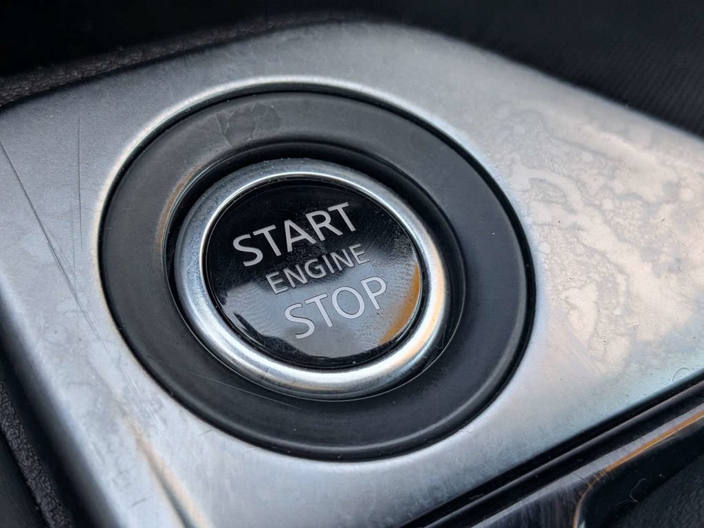 Used 2022 Nissan Sentra SR w/ Midnight Edition FWD image 26