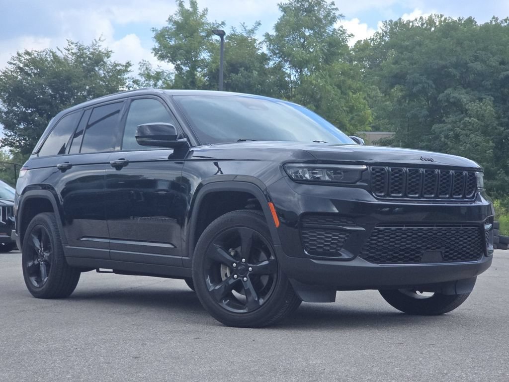 Used 2023 Jeep Grand Cherokee Altitude AWD/4WD video 1