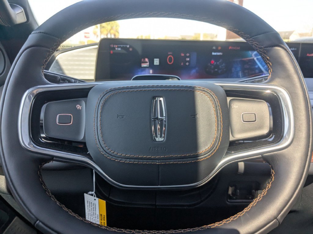 New 2026 Lincoln Navigator Black Label AWD/4WD image 30