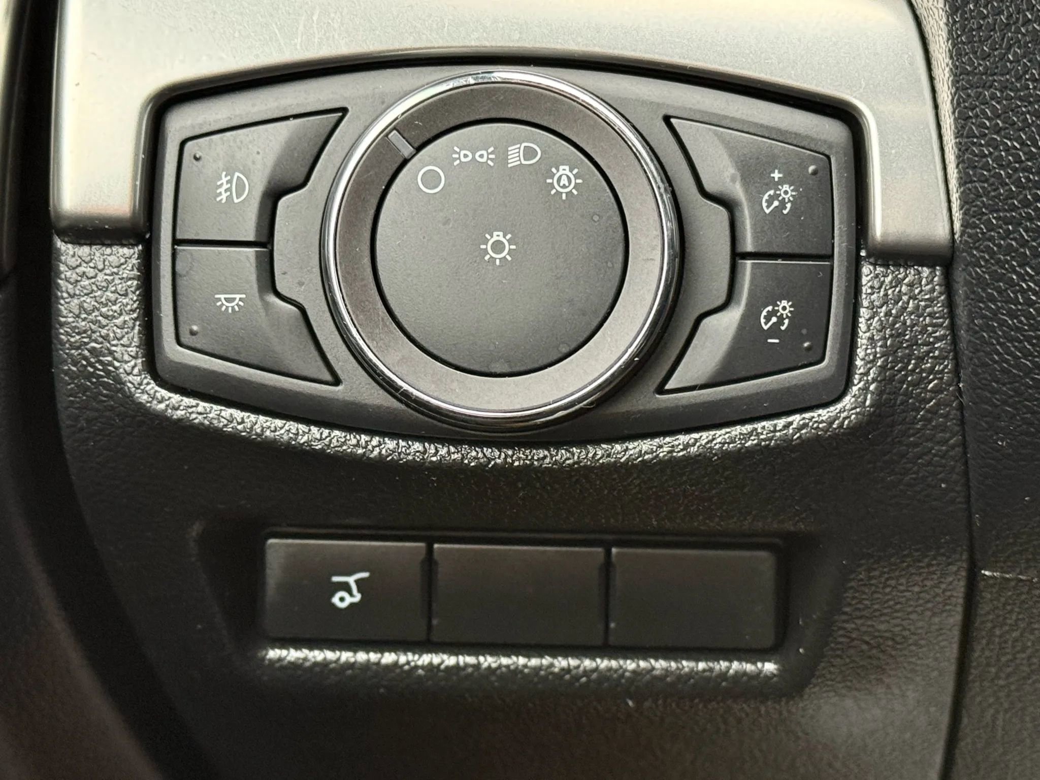 Used 2018 Ford Explorer XLT w/ Equipment Group 202A image 42