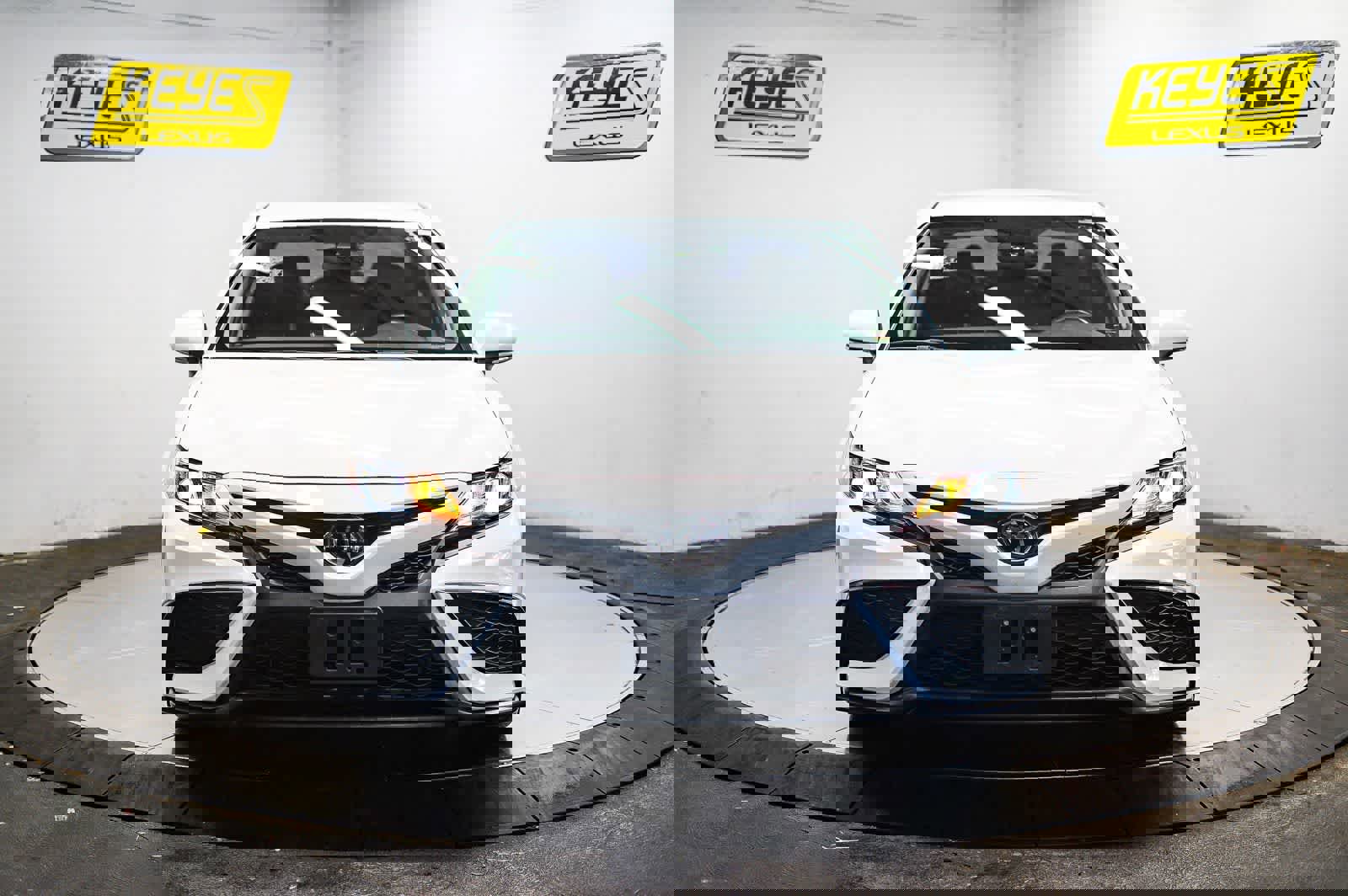 Used 2023 Toyota Camry SE w/ Convenience Package image 6