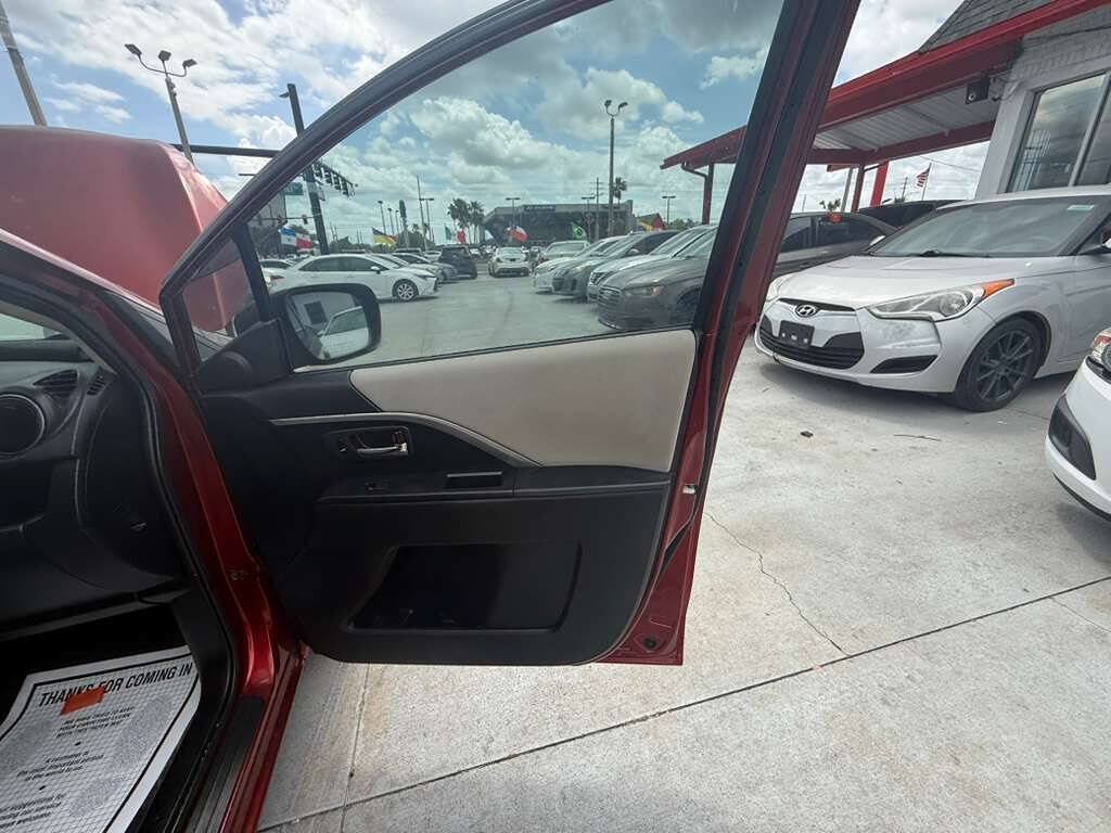 Used 2012 MAZDA MAZDA5 Sport FWD image 9
