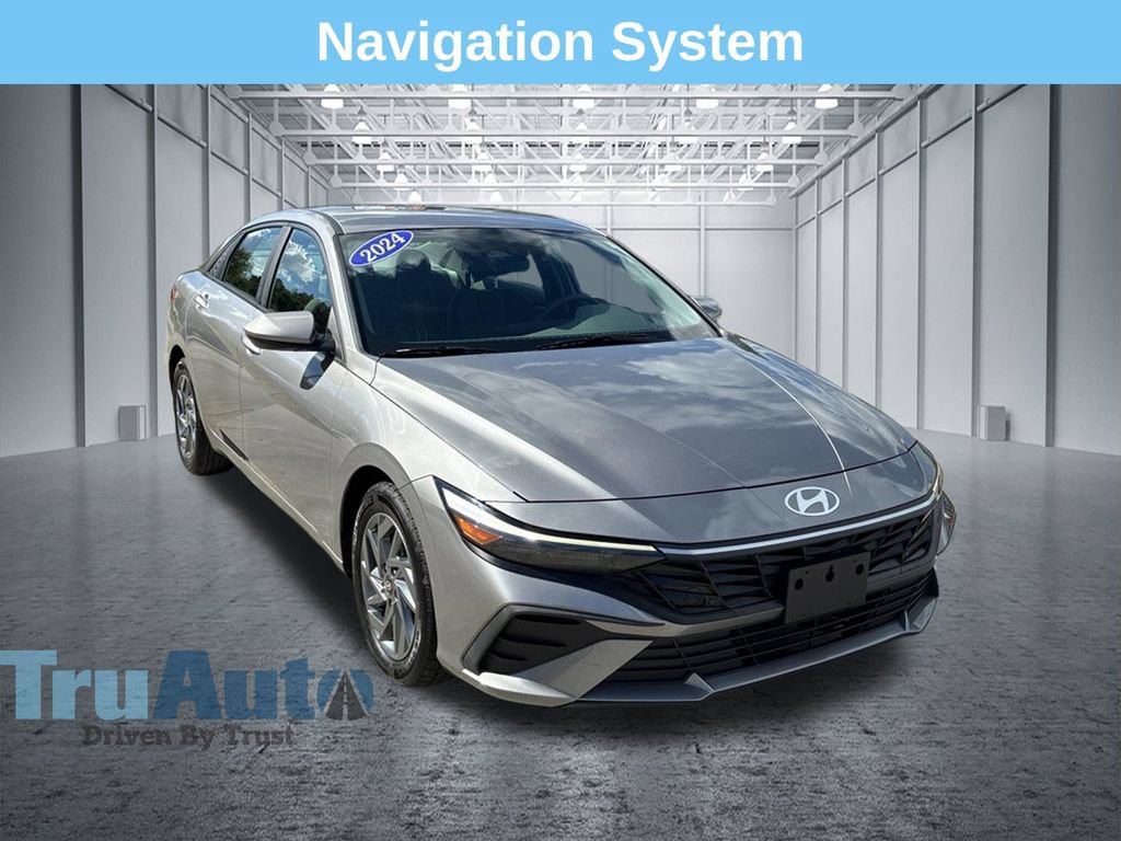 Used 2024 Hyundai Elantra SEL FWD image 1