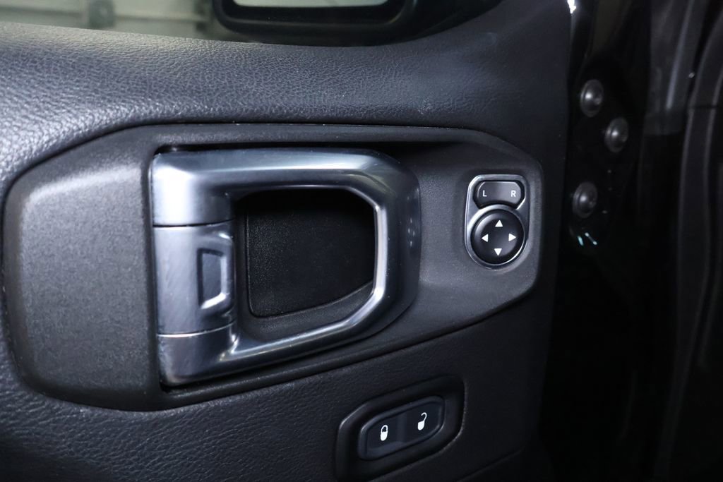 Used 2021 Jeep Wrangler Unlimited Sahara AWD/4WD image 12