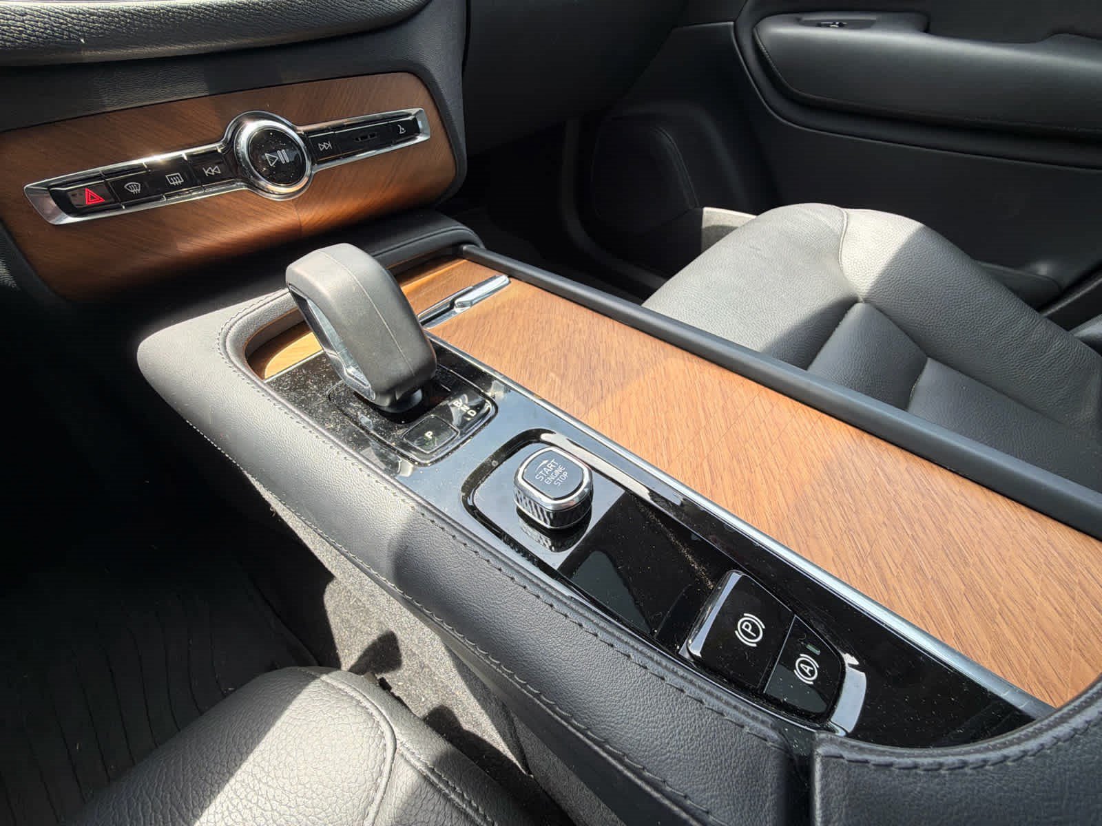 Used 2023 Volvo XC90 B5 Plus w/ Protection Package Premier AWD/4WD image 29