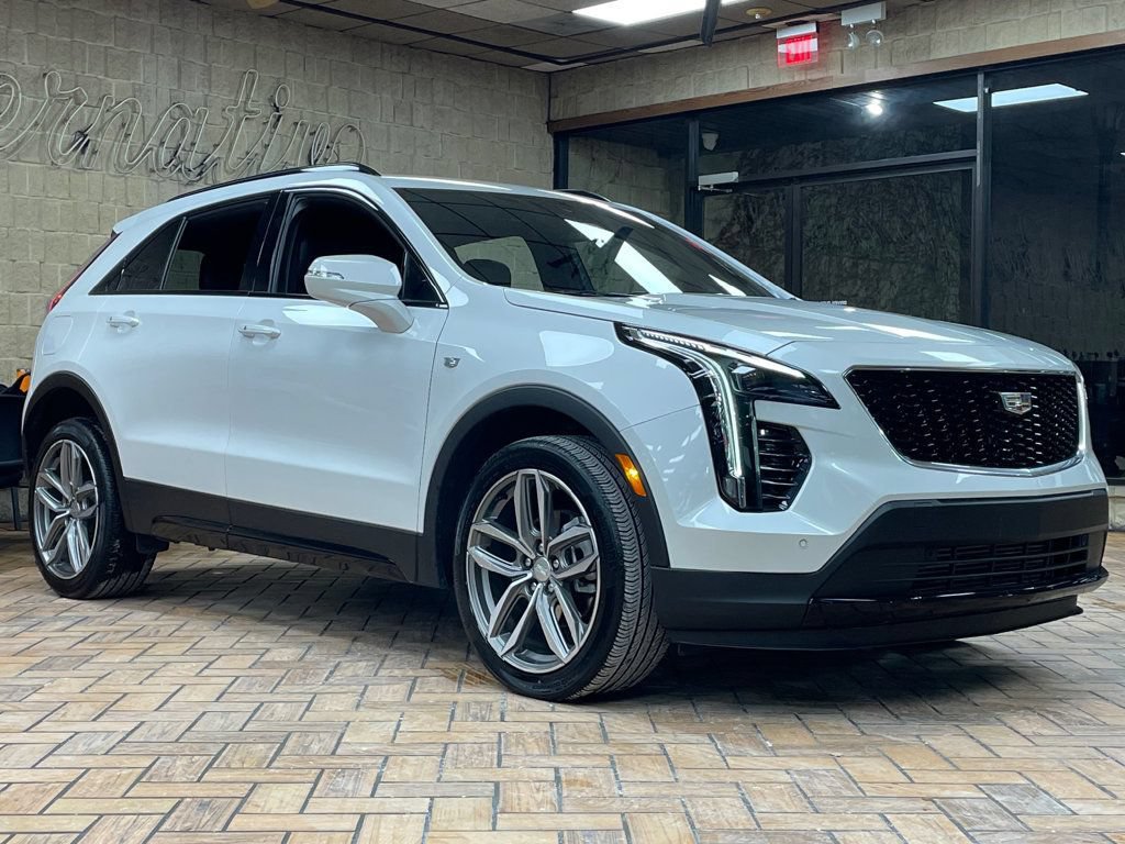 Used 2023 Cadillac XT4 Sport w/ Cold Weather Package AWD/4WD image 9