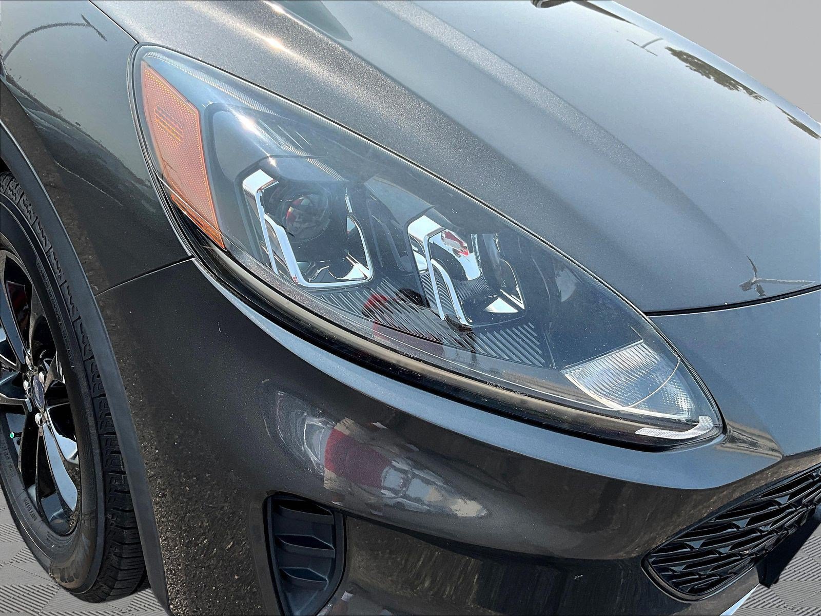 Used 2020 Ford Escape SE Sport FWD image 30