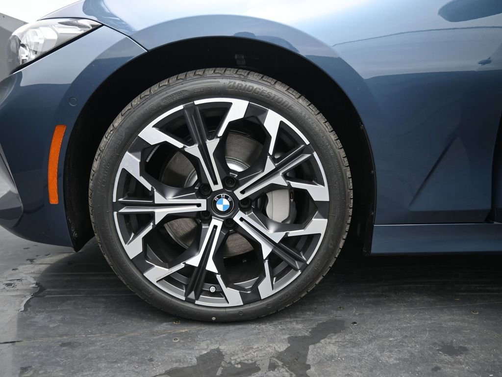 Certified 2025 BMW 330i Sedan w/ Premium Package image 4
