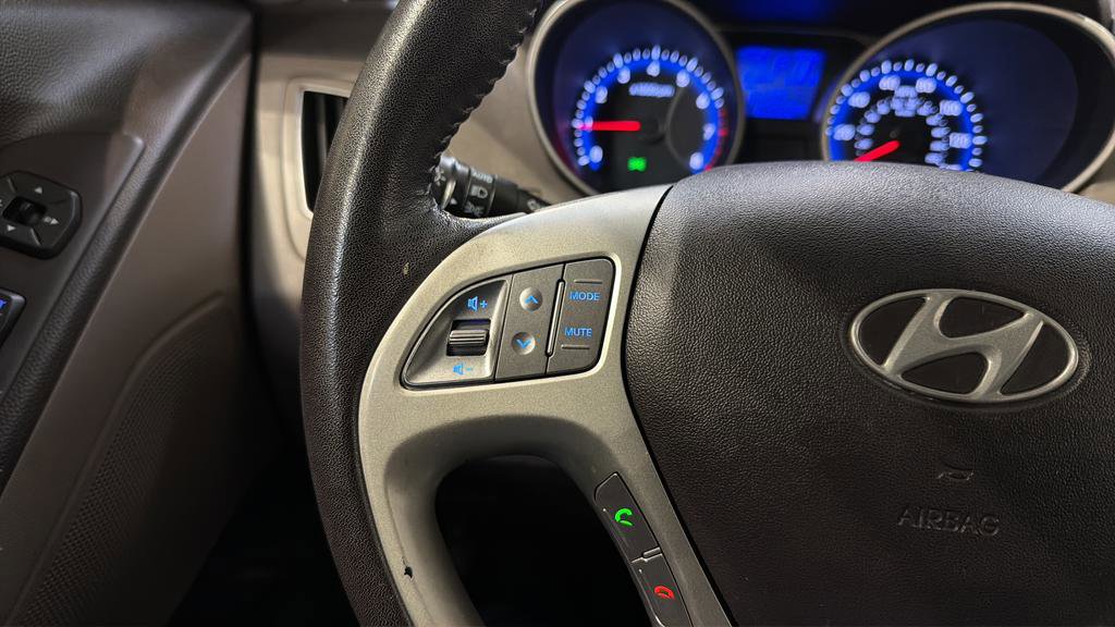 Used 2013 Hyundai Tucson Limited w/ Premium Pkg image 26