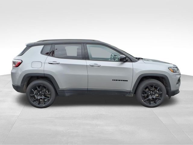 Used 2022 Jeep Compass Latitude w/ Convenience Group AWD/4WD image 14