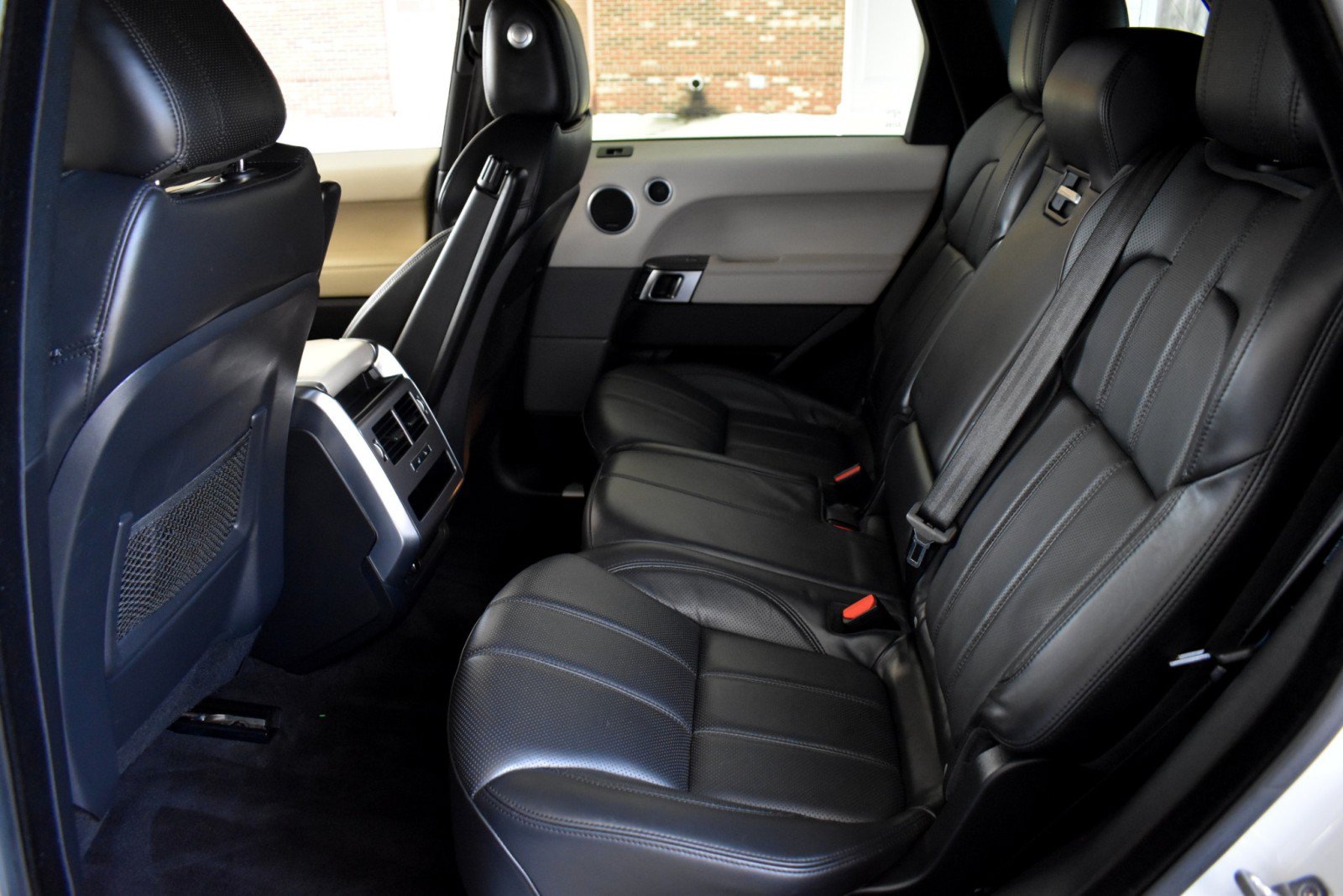 Used 2017 Land Rover Range Rover Sport HSE AWD/4WD image 37