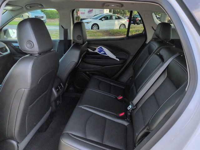 Used 2024 GMC Terrain SLT w/ Tech Package FWD image 13
