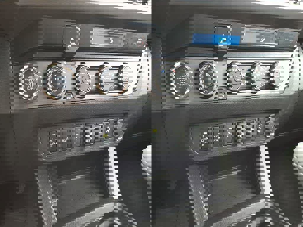 Used 2021 Toyota Tacoma TRD Off-Road w/ Technology Package image 18