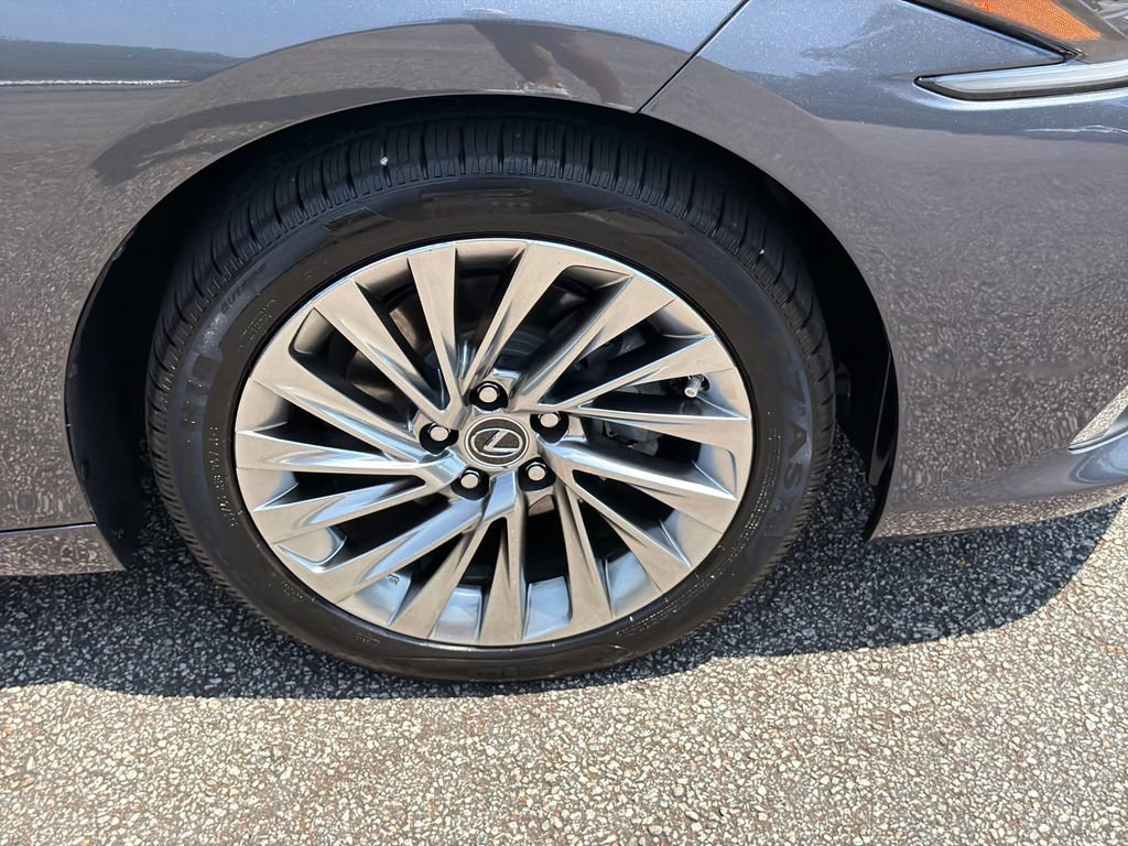 Used 2022 Lexus ES 350 Ultra Luxury FWD image 12