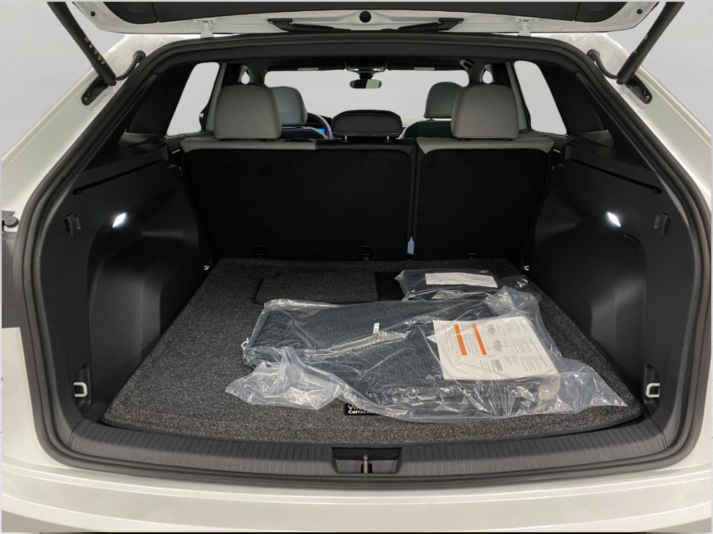 New 2026 Volkswagen Atlas Cross Sport SEL image 6