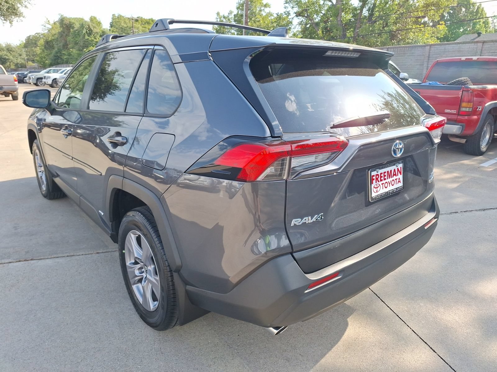 Used 2024 Toyota RAV4 XLE w/ Convenience Package AWD/4WD image 4
