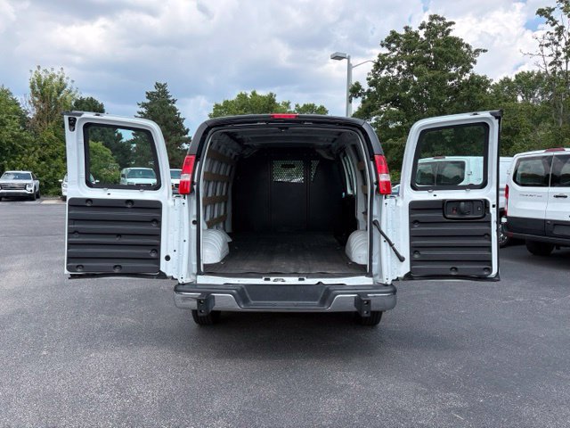Used 2025 Chevrolet Express 2500 w/ Driver Convenience Package RWD image 9