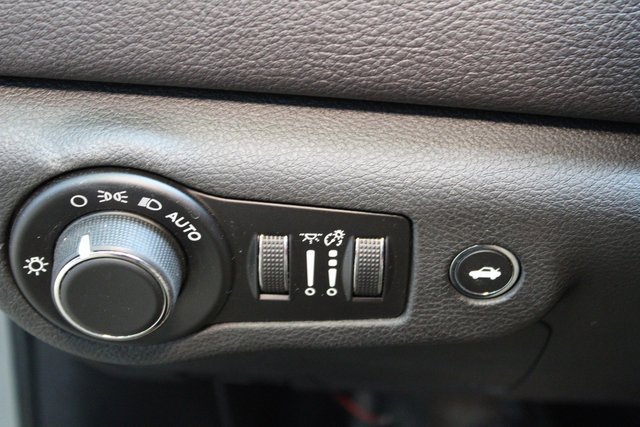 Used 2015 Chrysler 200 LX image 17