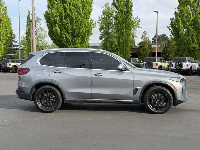 Used 2024 BMW X5 xDrive40i w/ Executive Package AWD/4WD image 2