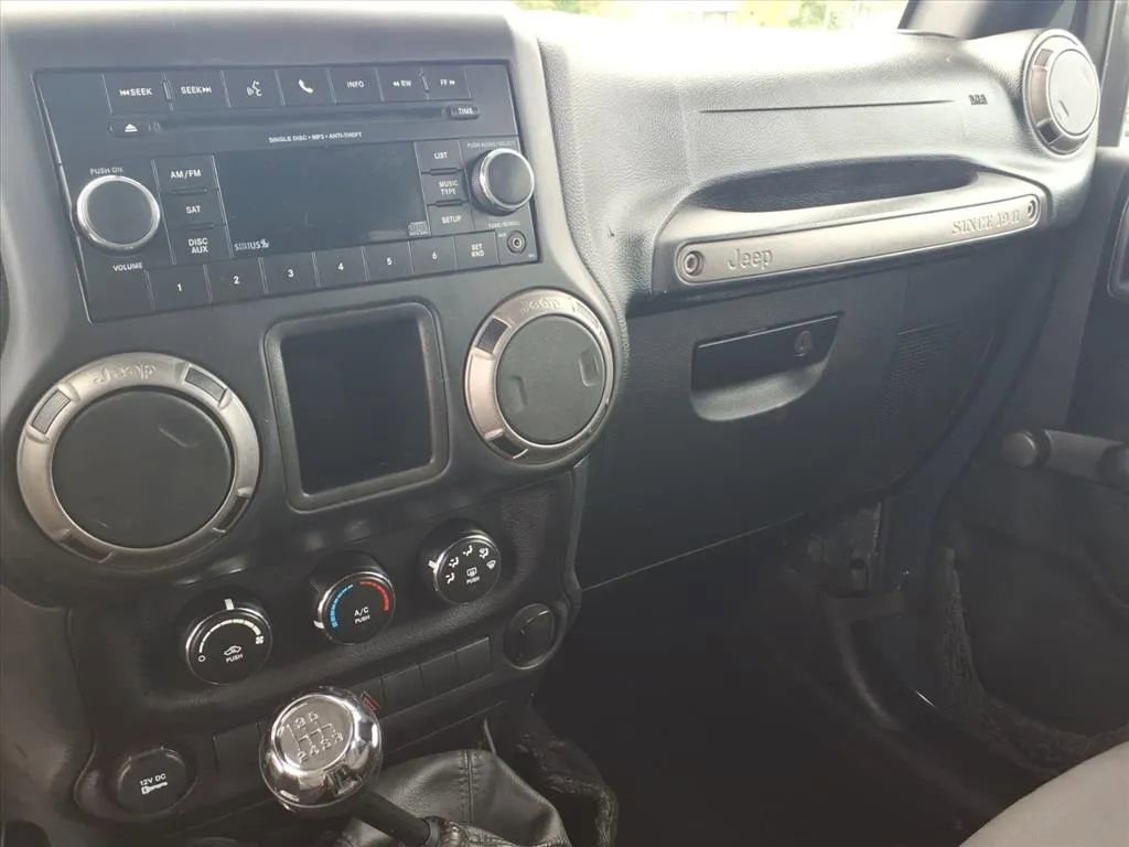 Used 2016 Jeep Wrangler Unlimited Sport w/ Connectivity Group image 22