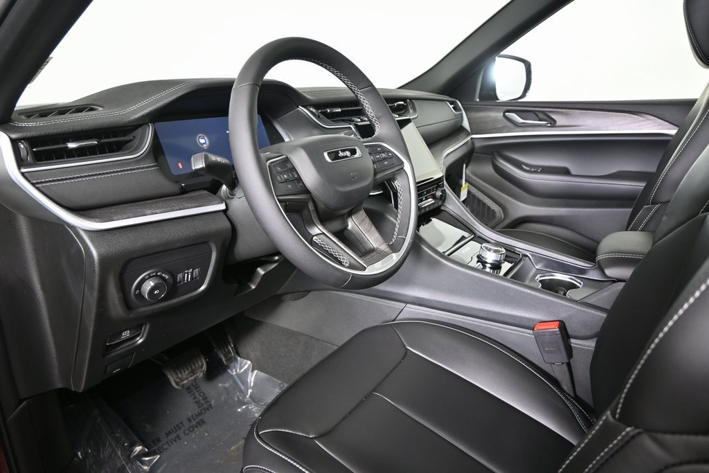 New 2025 Jeep Grand Cherokee Limited w/ Trailer Tow Package image 23