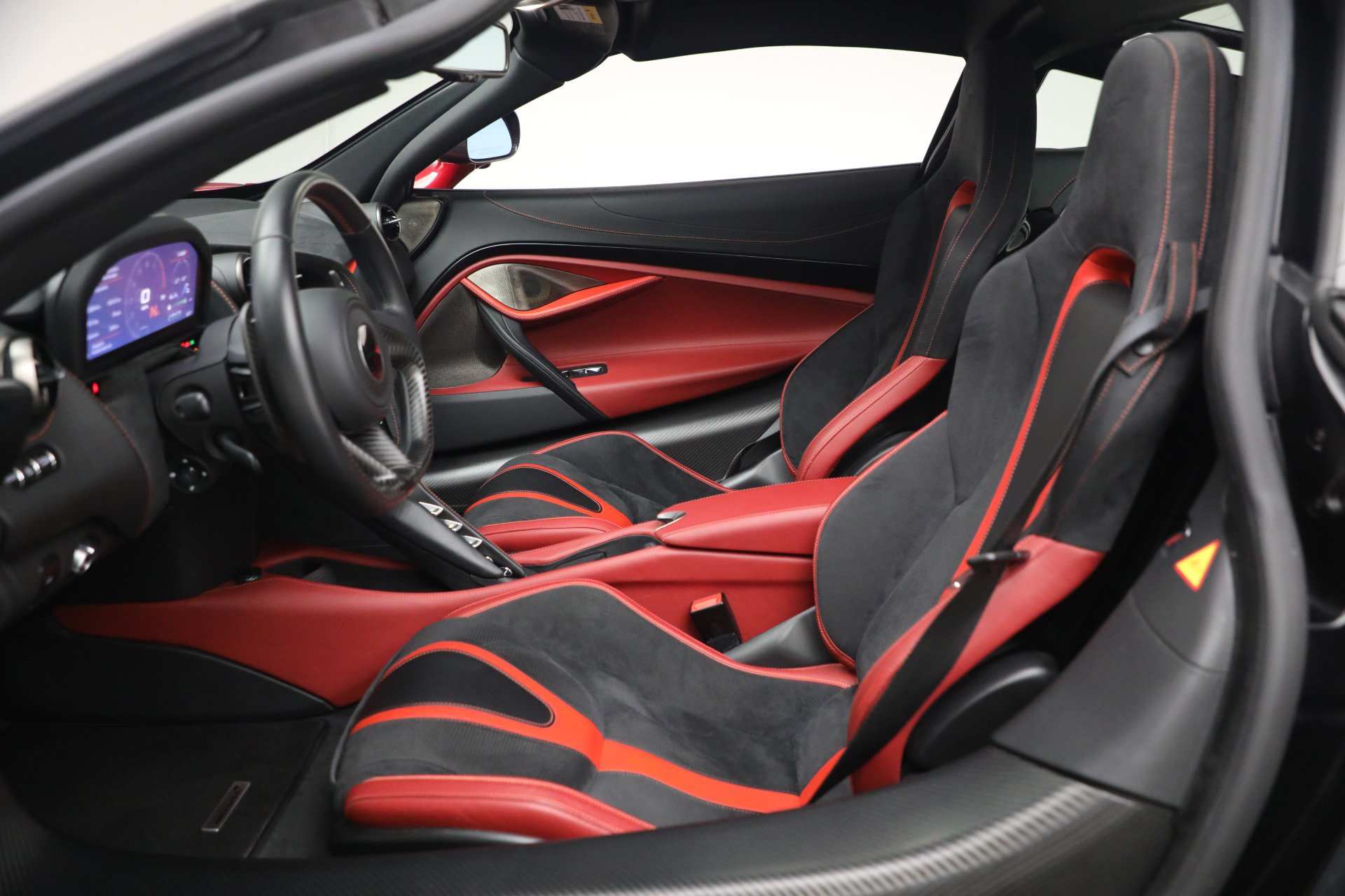 Used 2019 McLaren 720S Performance RWD image 21
