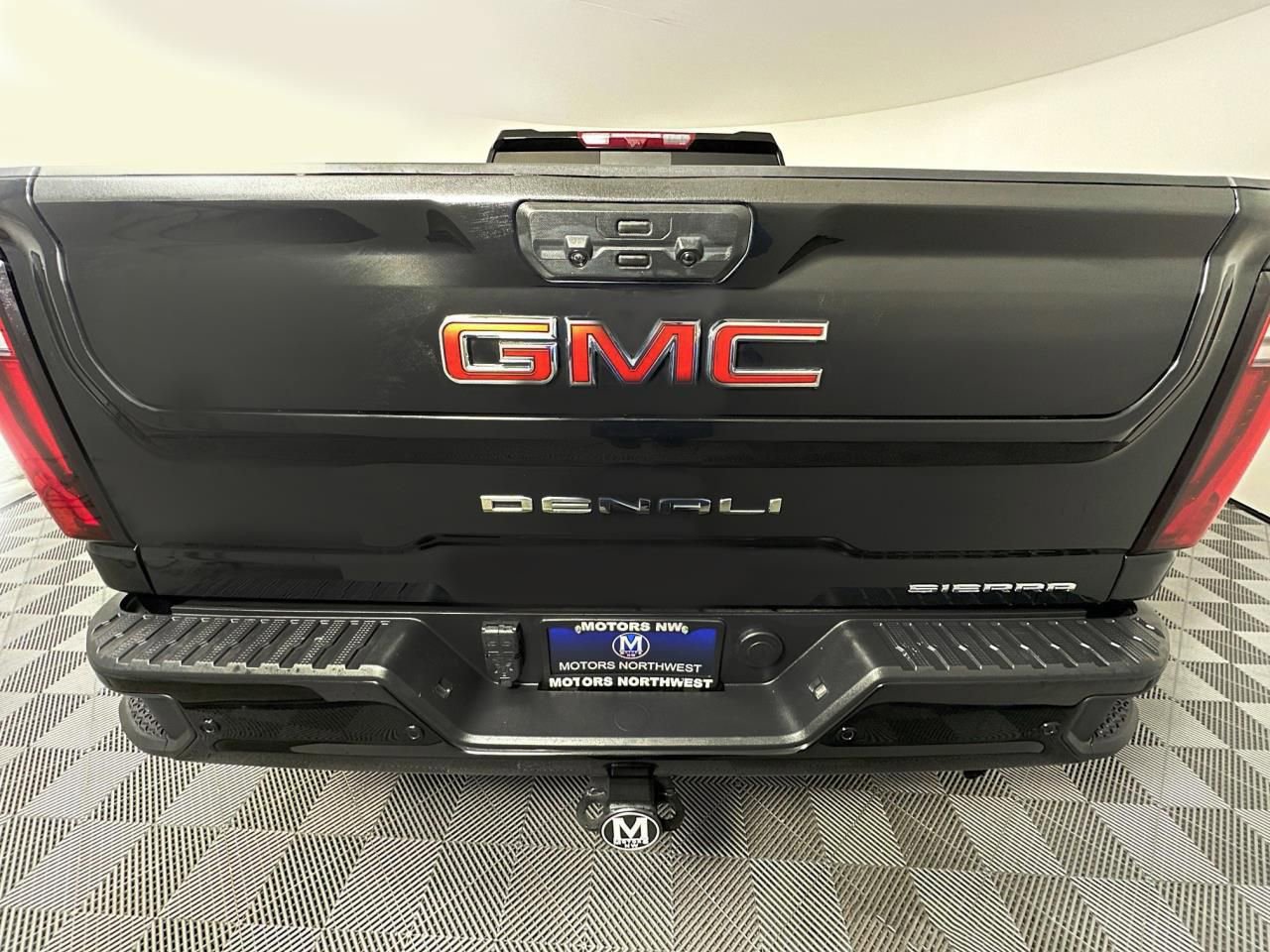 Used 2024 GMC Sierra 3500 Denali w/ Denali Reserve Package image 19