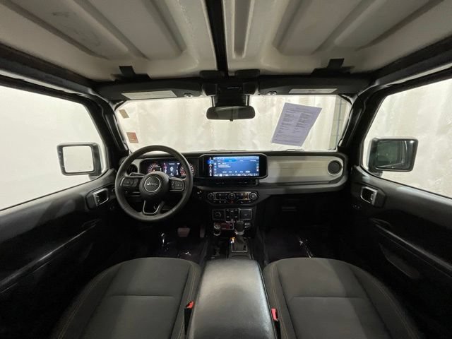 Used 2024 Jeep Gladiator Sport AWD/4WD image 16