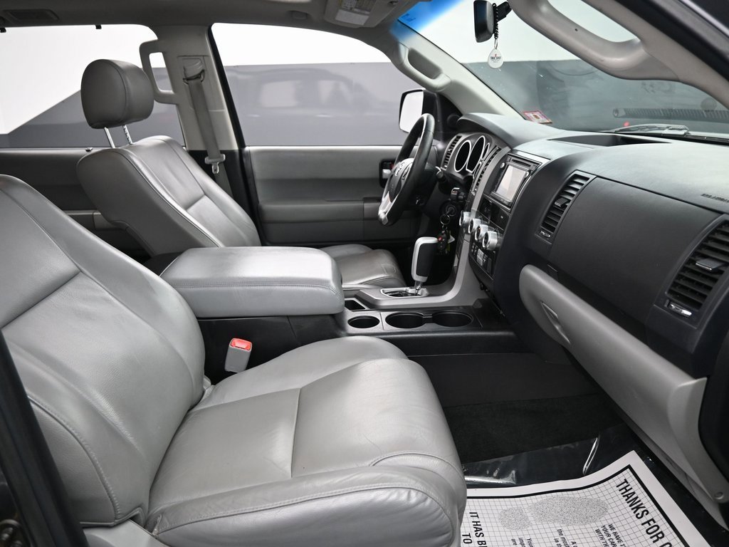 Used 2015 Toyota Sequoia Limited image 39