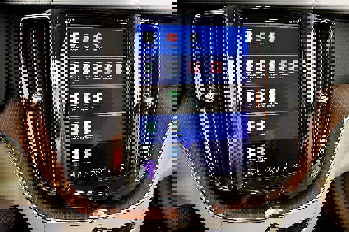 Used 2022 Volvo XC60 B5 Momentum image 28