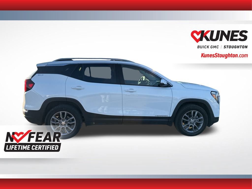 Used 2024 GMC Terrain SLT image 13