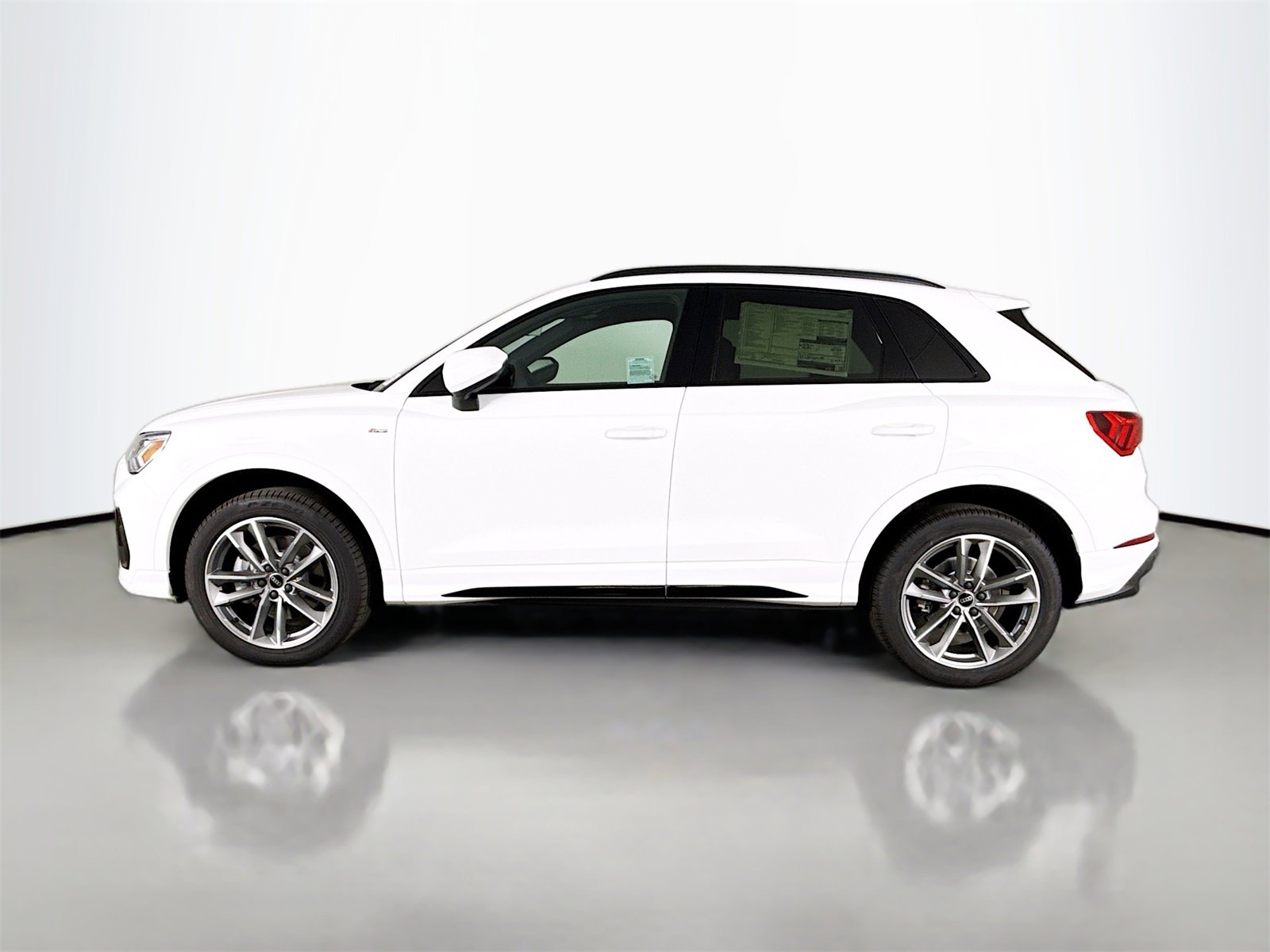 New 2025 Audi Q3 2.0T Premium image 4