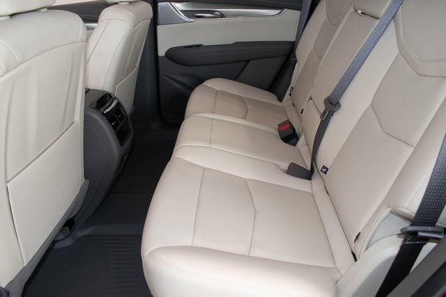 Certified 2023 Cadillac XT5 Premium Luxury w/ LPO, Floor Liner Package AWD/4WD image 17