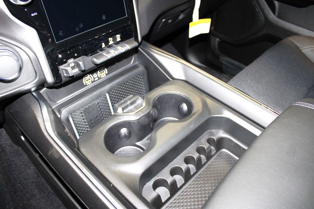 New 2026 RAM 1500 4x4 Crew Cab image 22