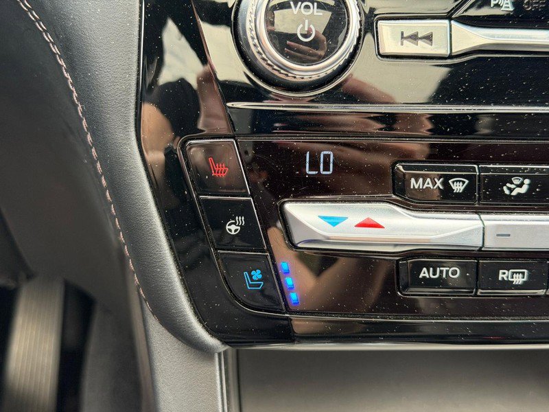 Used 2021 Ford Explorer Platinum w/ Equipment Group 601A AWD/4WD image 25