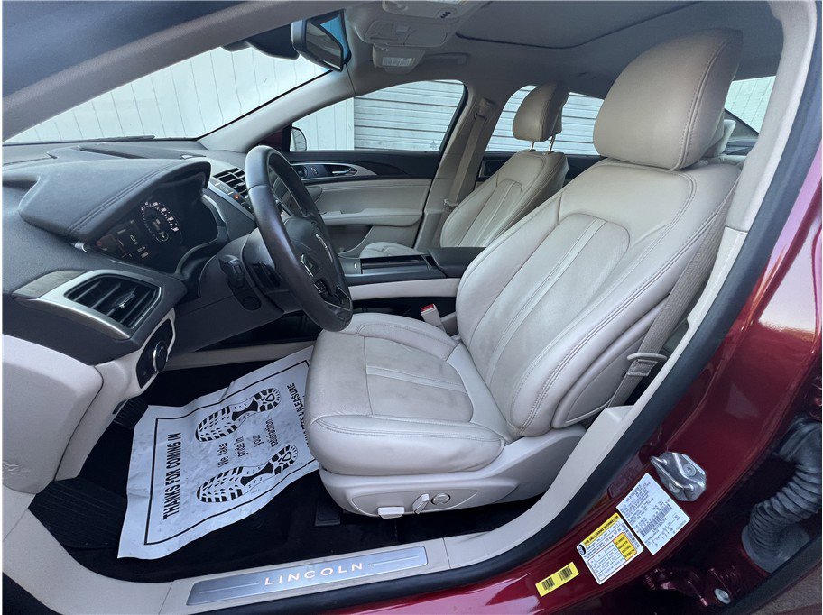 Used 2019 Lincoln MKZ Reserve FWD image 9