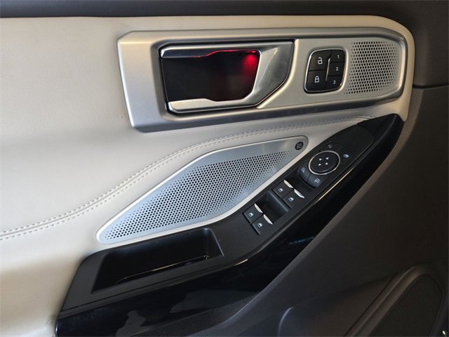 Used 2022 Ford Explorer Platinum w/ Equipment Group 601A image 13