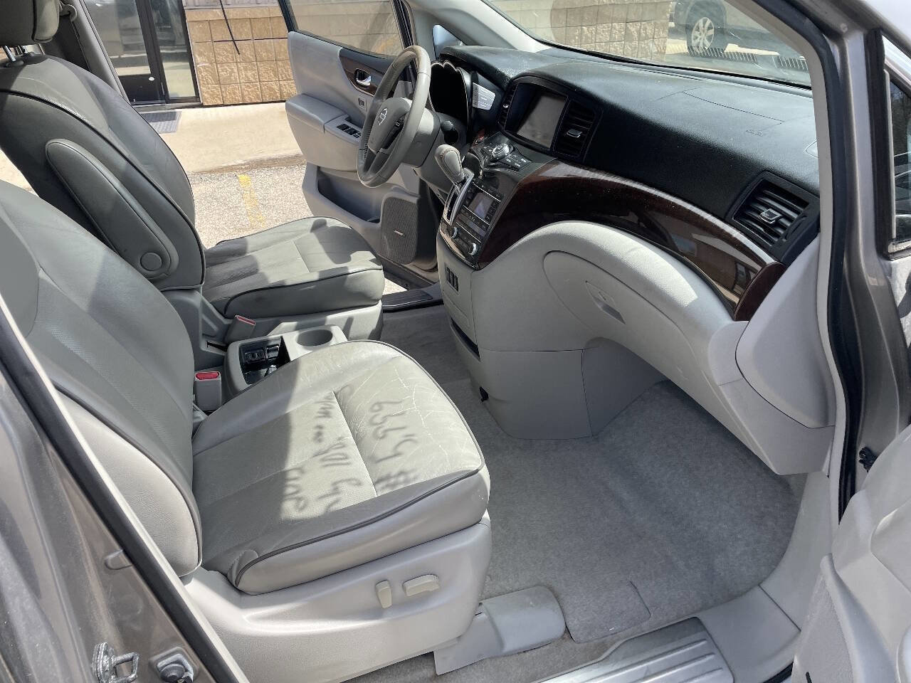 Used 2012 Nissan Quest LE FWD image 29