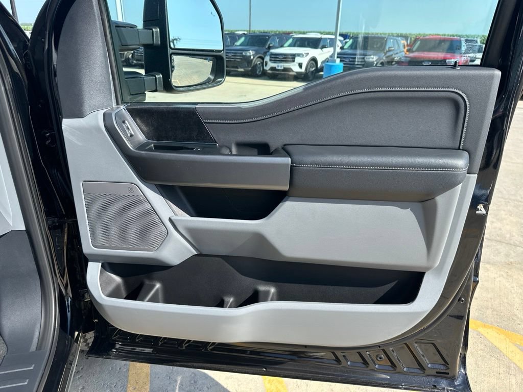 New 2026 Ford F350 XLT w/ XLT Premium Package AWD/4WD image 30