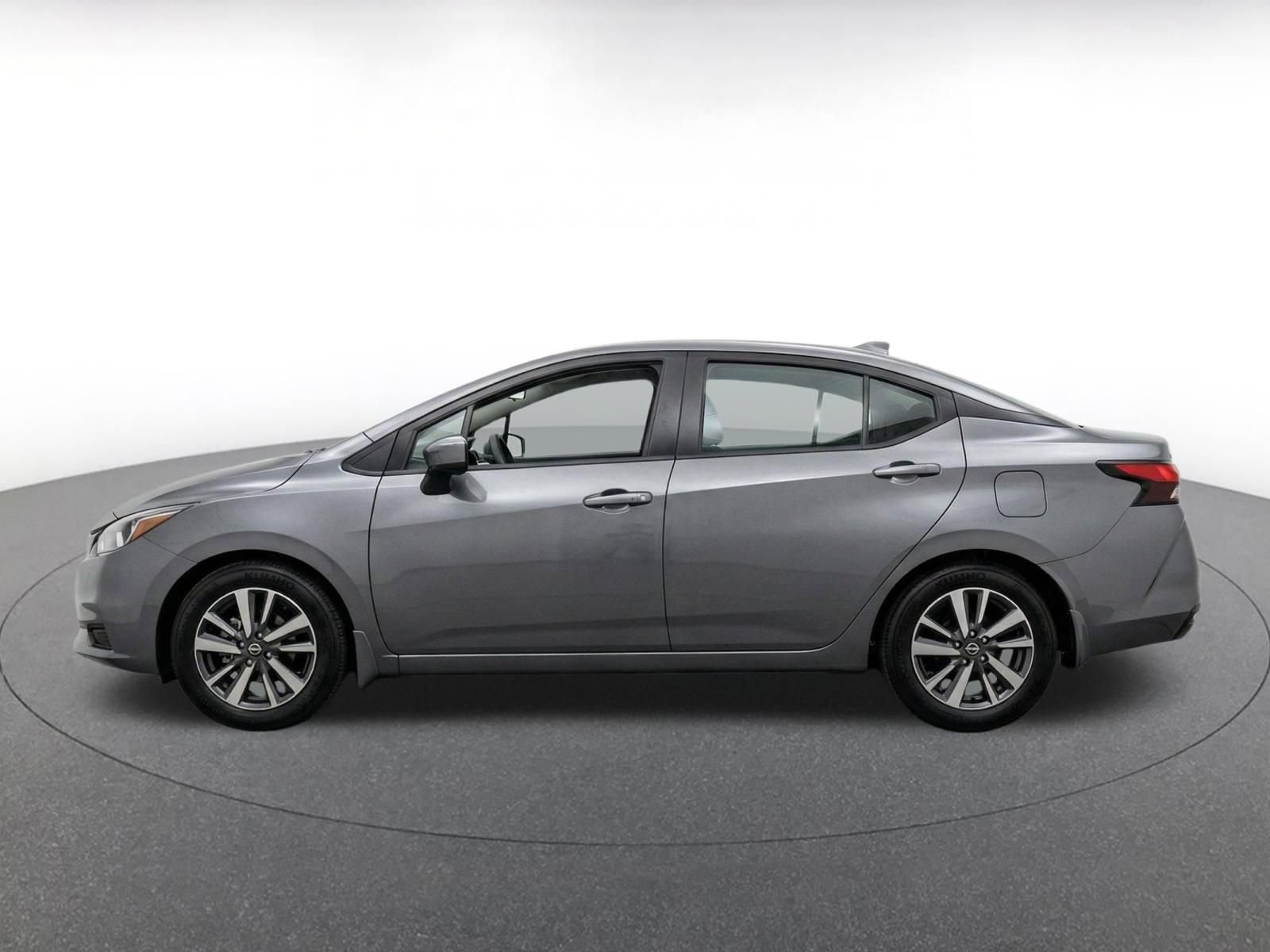 Used 2025 Nissan Versa SV FWD image 4