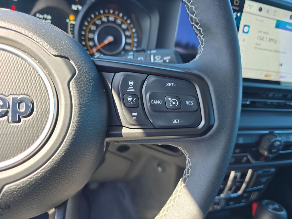 Used 2025 Jeep Wrangler Unlimited Rubicon image 23