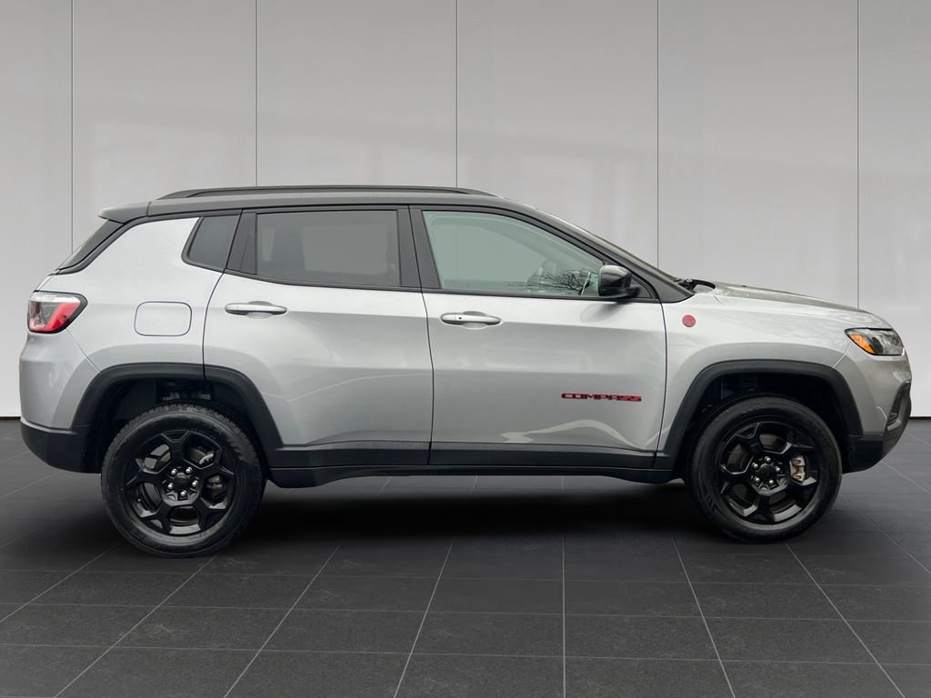 Used 2024 Jeep Compass Trailhawk image 6