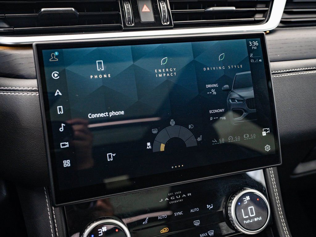 Used 2025 Jaguar F-PACE R-Dynamic S AWD/4WD image 29