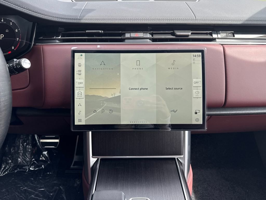 New 2025 Land Rover Range Rover SE image 23